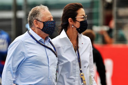 Jean Todt (FRA) FIA President with Michelle Yeoh (MAL) on the grid.
20.06.2021. Formula 1 World Championship, Rd 7, French Grand Prix, Paul Ricard, France, Race Day.
- www.xpbimages.com, EMail: requests@xpbimages.com © Copyright: Batchelor / XPB Images