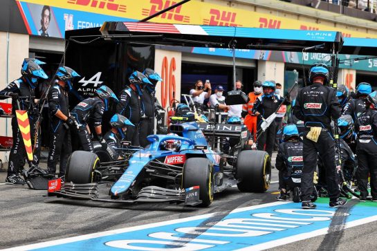 Esteban Ocon (FRA) Alpine F1 Team A521 makes a pit stop.
20.06.2021. Formula 1 World Championship, Rd 7, French Grand Prix, Paul Ricard, France, Race Day.
- www.xpbimages.com, EMail: requests@xpbimages.com © Copyright: Moy / XPB Images