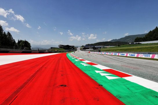 Circuit atmosphere - kerb and run off detail.
24.06.2021. Formula 1 World Championship, Rd 8, Steiermark Grand Prix, Spielberg, Austria, Preparation Day.
- www.xpbimages.com, EMail: requests@xpbimages.com © Copyright: Moy / XPB Images