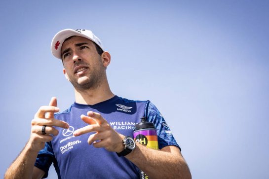 Nicholas Latifi (CDN) Williams Racing walks the circuit.
24.06.2021. Formula 1 World Championship, Rd 8, Steiermark Grand Prix, Spielberg, Austria, Preparation Day.
- www.xpbimages.com, EMail: requests@xpbimages.com © Copyright: Bearne / XPB Images