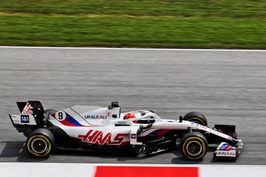 Nikita Mazepin (RUS) Haas F1 Team VF-21.
25.06.2021. Formula 1 World Championship, Rd 8, Steiermark Grand Prix, Spielberg, Austria, Practice Day.
- www.xpbimages.com, EMail: requests@xpbimages.com © Copyright: Batchelor / XPB Images