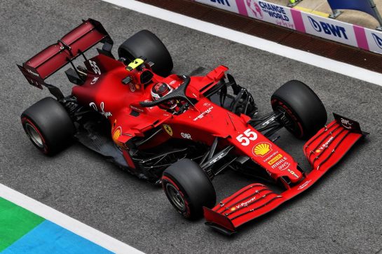 Carlos Sainz Jr (ESP) Ferrari SF-21.
25.06.2021. Formula 1 World Championship, Rd 8, Steiermark Grand Prix, Spielberg, Austria, Practice Day.
- www.xpbimages.com, EMail: requests@xpbimages.com © Copyright: Moy / XPB Images