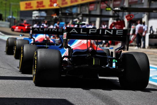 Esteban Ocon (FRA) Alpine F1 Team A521 and Fernando Alonso (ESP) Alpine F1 Team A521 leave the pits.
26.06.2021. Formula 1 World Championship, Rd 8, Steiermark Grand Prix, Spielberg, Austria, Qualifying Day.
- www.xpbimages.com, EMail: requests@xpbimages.com © Copyright: Moy / XPB Images