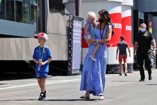 Minttu Raikkonen (FIN) with her children Robin and Rianna.
03.07.2021. Formula 1 World Championship, Rd 9, Austrian Grand Prix, Spielberg, Austria, Qualifying Day.
- www.xpbimages.com, EMail: requests@xpbimages.com © Copyright: Moy / XPB Images