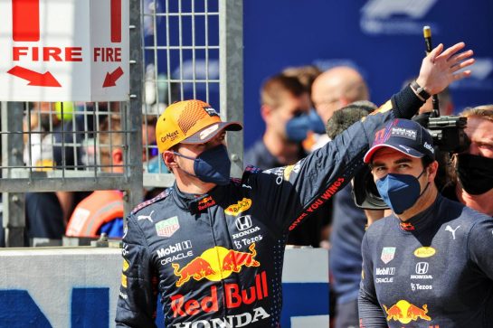 (L to R): Max Verstappen (NLD) Red Bull Racing celebrates his pole position in qualifying parc ferme with third placed team mate Sergio Perez (MEX) Red Bull Racing.
03.07.2021. Formula 1 World Championship, Rd 9, Austrian Grand Prix, Spielberg, Austria, Qualifying Day.
- www.xpbimages.com, EMail: requests@xpbimages.com © Copyright: Batchelor / XPB Images