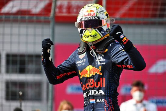 Race winner Max Verstappen (NLD) Red Bull Racing celebrates in parc ferme.
04.07.2021. Formula 1 World Championship, Rd 9, Austrian Grand Prix, Spielberg, Austria, Race Day.
- www.xpbimages.com, EMail: requests@xpbimages.com © Copyright: Batchelor / XPB Images