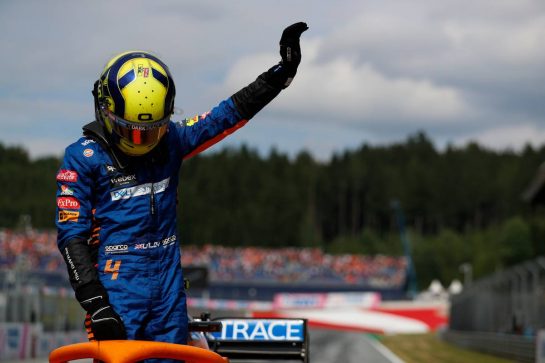 Lando Norris (GBR) McLaren MCL35M celebrates his third position in parc ferme.
04.07.2021. Formula 1 World Championship, Rd 9, Austrian Grand Prix, Spielberg, Austria, Race Day.
- www.xpbimages.com, EMail: requests@xpbimages.com © Copyright: FIA Pool Image for Editorial Use Only