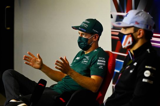 (L to R): Sebastian Vettel (GER) Aston Martin F1 Team and Esteban Ocon (FRA) Alpine F1 Team in the FIA Press Conference.
15.07.2021. Formula 1 World Championship, Rd 10, British Grand Prix, Silverstone, England, Preparation Day.
- www.xpbimages.com, EMail: requests@xpbimages.com © Copyright: FIA Pool Image for Editorial Use Only