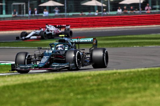 Sebastian Vettel (GER) Aston Martin F1 Team AMR21.
16.07.2021. Formula 1 World Championship, Rd 10, British Grand Prix, Silverstone, England, Practice Day.
- www.xpbimages.com, EMail: requests@xpbimages.com © Copyright: Davenport / XPB Images