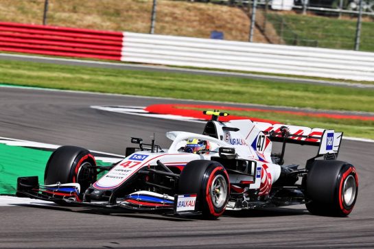 Mick Schumacher (GER) Haas VF-21.
16.07.2021. Formula 1 World Championship, Rd 10, British Grand Prix, Silverstone, England, Practice Day.
- www.xpbimages.com, EMail: requests@xpbimages.com © Copyright: Batchelor / XPB Images