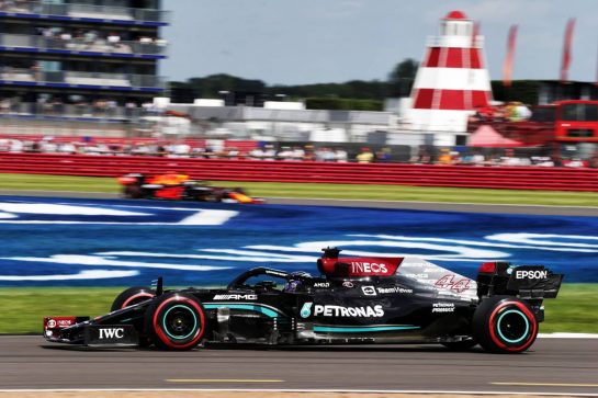 Lewis Hamilton (GBR) Mercedes AMG F1 W12.
16.07.2021. Formula 1 World Championship, Rd 10, British Grand Prix, Silverstone, England, Practice Day.
- www.xpbimages.com, EMail: requests@xpbimages.com © Copyright: Davenport / XPB Images