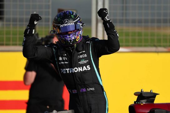 Lewis Hamilton (GBR) Mercedes AMG F1 W12 gets pole position for the sprint race.
16.07.2021. Formula 1 World Championship, Rd 10, British Grand Prix, Silverstone, England, Practice Day.
- www.xpbimages.com, EMail: requests@xpbimages.com © Copyright: Batchelor / XPB Images