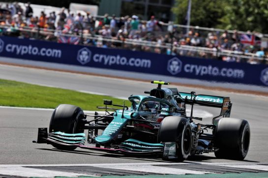 Sebastian Vettel (GER) Aston Martin F1 Team AMR21.
17.07.2021. Formula 1 World Championship, Rd 10, British Grand Prix, Silverstone, England, Qualifying Day.
- www.xpbimages.com, EMail: requests@xpbimages.com © Copyright: Batchelor / XPB Images