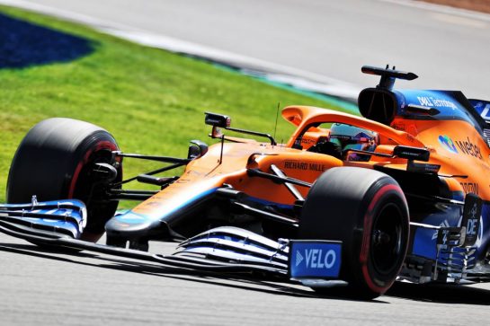 Daniel Ricciardo (AUS) McLaren MCL35M.
17.07.2021. Formula 1 World Championship, Rd 10, British Grand Prix, Silverstone, England, Qualifying Day.
- www.xpbimages.com, EMail: requests@xpbimages.com © Copyright: Batchelor / XPB Images