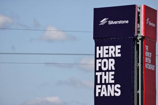 Circuit atmosphere.
17.07.2021. Formula 1 World Championship, Rd 10, British Grand Prix, Silverstone, England, Qualifying Day.
- www.xpbimages.com, EMail: requests@xpbimages.com © Copyright: Batchelor / XPB Images