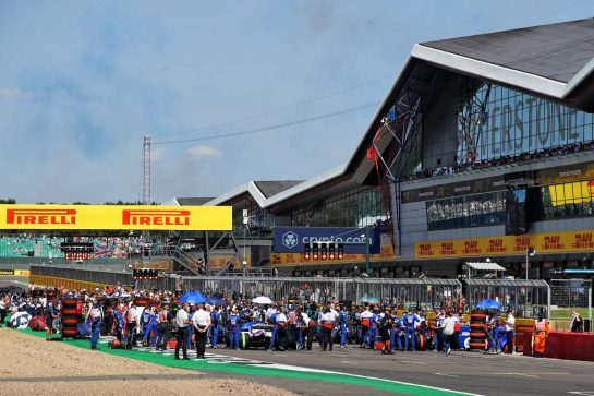 The grid before the start of the race.
18.07.2021. Formula 1 World Championship, Rd 10, British Grand Prix, Silverstone, England, Race Day.
- www.xpbimages.com, EMail: requests@xpbimages.com © Copyright: Davenport / XPB Images