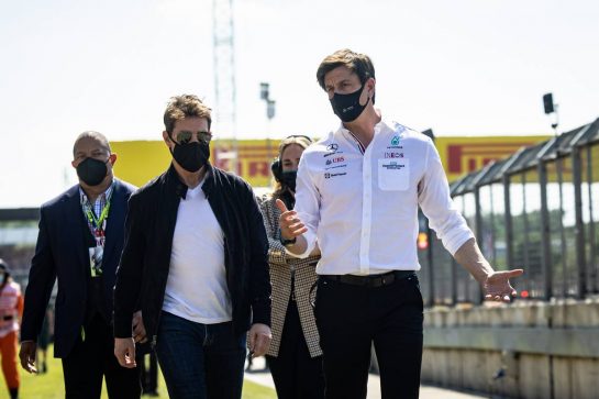 (L to R): Tom Cruise (USA) Actor with Toto Wolff (GER) Mercedes AMG F1 Shareholder and Executive Director.
18.07.2021. Formula 1 World Championship, Rd 10, British Grand Prix, Silverstone, England, Race Day.
- www.xpbimages.com, EMail: requests@xpbimages.com © Copyright: Bearne / XPB Images