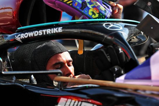 Race winner Lewis Hamilton (GBR) Mercedes AMG F1 W12 in parc ferme.
18.07.2021. Formula 1 World Championship, Rd 10, British Grand Prix, Silverstone, England, Race Day.
- www.xpbimages.com, EMail: requests@xpbimages.com © Copyright: Batchelor / XPB Images