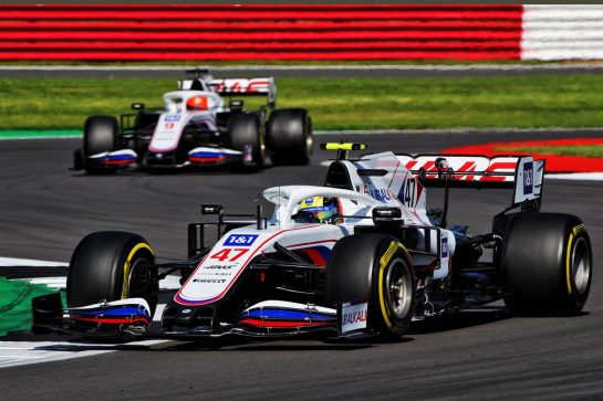 Mick Schumacher (GER) Haas VF-21.
18.07.2021. Formula 1 World Championship, Rd 10, British Grand Prix, Silverstone, England, Race Day.
- www.xpbimages.com, EMail: requests@xpbimages.com © Copyright: Davenport / XPB Images