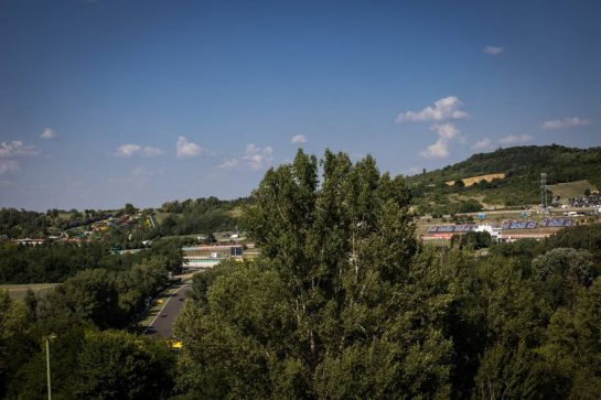 Carlos Sainz Jr (ESP) Ferrari SF-21 leads Lando Norris (GBR) McLaren MCL35M.
31.07.2021. Formula 1 World Championship, Rd 11, Hungarian Grand Prix, Budapest, Hungary, Qualifying Day.
- www.xpbimages.com, EMail: requests@xpbimages.com © Copyright: Bearne / XPB Images