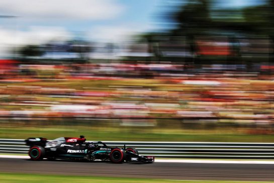 Lewis Hamilton (GBR) Mercedes AMG F1 W12.
31.07.2021. Formula 1 World Championship, Rd 11, Hungarian Grand Prix, Budapest, Hungary, Qualifying Day.
- www.xpbimages.com, EMail: requests@xpbimages.com © Copyright: Batchelor / XPB Images
