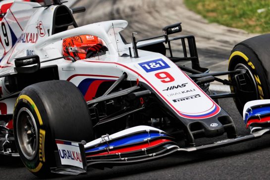 Nikita Mazepin (RUS) Haas F1 Team VF-21.
31.07.2021. Formula 1 World Championship, Rd 11, Hungarian Grand Prix, Budapest, Hungary, Qualifying Day.
- www.xpbimages.com, EMail: requests@xpbimages.com © Copyright: Batchelor / XPB Images