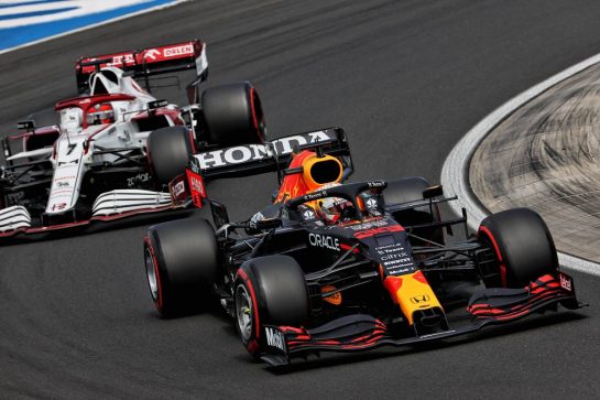 Max Verstappen (NLD) Red Bull Racing RB16B.
31.07.2021. Formula 1 World Championship, Rd 11, Hungarian Grand Prix, Budapest, Hungary, Qualifying Day.
- www.xpbimages.com, EMail: requests@xpbimages.com © Copyright: Batchelor / XPB Images