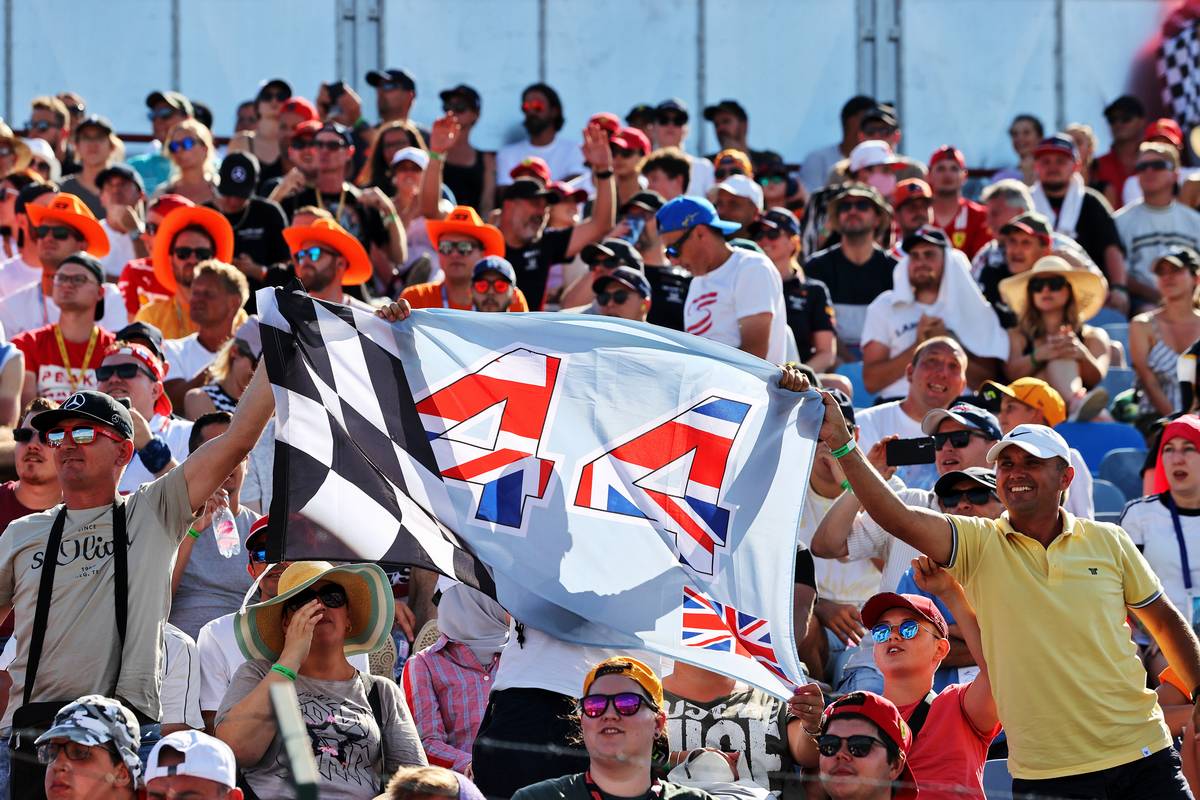 Lewis Hamilton fired up after getting booed in Hungary