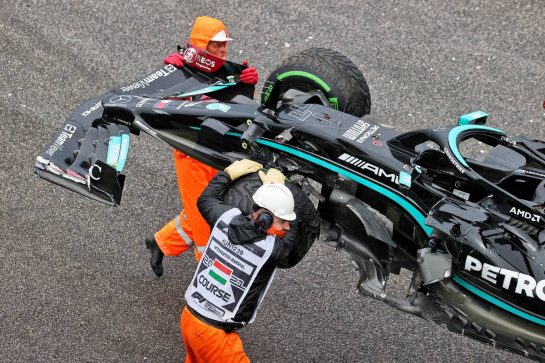 The damaged Mercedes AMG F1 W12 of race retiree Valtteri Bottas (FIN) Mercedes AMG F1.
01.08.2021. Formula 1 World Championship, Rd 11, Hungarian Grand Prix, Budapest, Hungary, Race Day.
- www.xpbimages.com, EMail: requests@xpbimages.com © Copyright: Moy / XPB Images