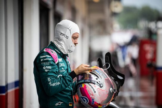 Sebastian Vettel (GER) Aston Martin F1 Team in the pits as the race is stopped.
01.08.2021. Formula 1 World Championship, Rd 11, Hungarian Grand Prix, Budapest, Hungary, Race Day.
- www.xpbimages.com, EMail: requests@xpbimages.com © Copyright: Bearne / XPB Images