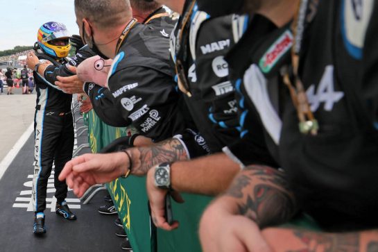 Fernando Alonso (ESP) Alpine F1 Team celebrates with the team in parc ferme.
01.08.2021. Formula 1 World Championship, Rd 11, Hungarian Grand Prix, Budapest, Hungary, Race Day.
- www.xpbimages.com, EMail: requests@xpbimages.com © Copyright: Charniaux / XPB Images