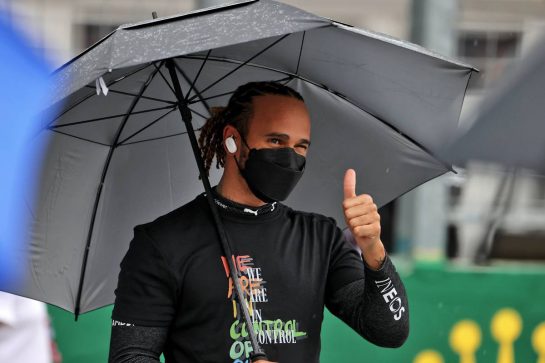Lewis Hamilton (GBR) Mercedes AMG F1 on the grid.
01.08.2021. Formula 1 World Championship, Rd 11, Hungarian Grand Prix, Budapest, Hungary, Race Day.
- www.xpbimages.com, EMail: requests@xpbimages.com © Copyright: Moy / XPB Images