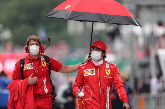 Carlos Sainz Jr (ESP) Ferrari.
01.08.2021. Formula 1 World Championship, Rd 11, Hungarian Grand Prix, Budapest, Hungary, Race Day.
- www.xpbimages.com, EMail: requests@xpbimages.com © Copyright: Charniaux / XPB Images