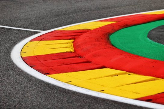 Circuit atmosphere - kerb detail.
26.08.2021. Formula 1 World Championship, Rd 12, Belgian Grand Prix, Spa Francorchamps, Belgium, Preparation Day.
- www.xpbimages.com, EMail: requests@xpbimages.com © Copyright: Moy / XPB Images