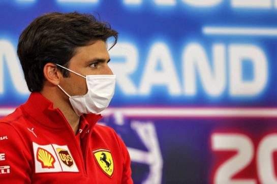 Carlos Sainz Jr (ESP) Ferrari in the FIA Press Conference.
26.08.2021. Formula 1 World Championship, Rd 12, Belgian Grand Prix, Spa Francorchamps, Belgium, Preparation Day.
- www.xpbimages.com, EMail: requests@xpbimages.com © Copyright: Charniaux / XPB Images