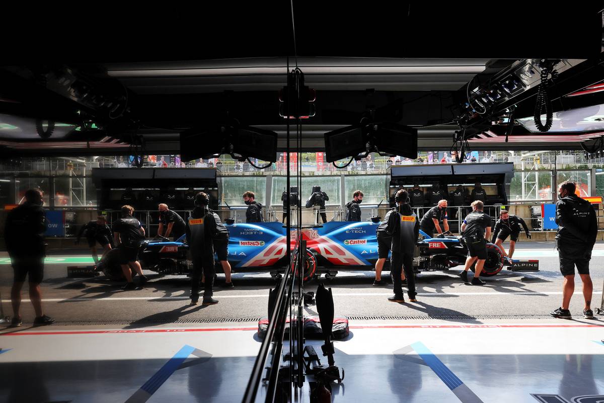 Fernando Alonso (ESP) Alpine F1 Team A521 in the pits. 27.08.2021. Formula 1 World Championship, Rd 12, Belgian Grand Prix, Spa