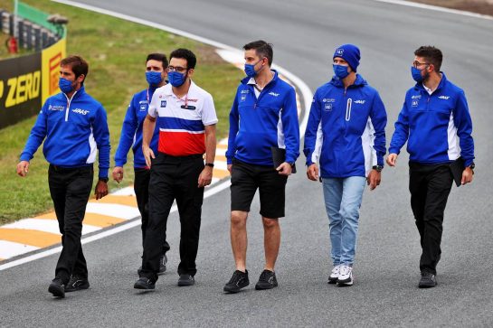 Mick Schumacher (GER) Haas F1 Team walks the circuit with the team.
02.09.2021. Formula 1 World Championship, Rd 13, Dutch Grand Prix, Zandvoort, Netherlands, Preparation Day.
- www.xpbimages.com, EMail: requests@xpbimages.com © Copyright: Moy / XPB Images