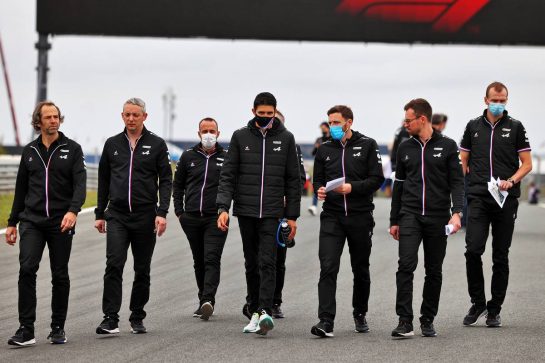 Esteban Ocon (FRA) Alpine F1 Team walks the circuit with the team.
02.09.2021. Formula 1 World Championship, Rd 13, Dutch Grand Prix, Zandvoort, Netherlands, Preparation Day.
- www.xpbimages.com, EMail: requests@xpbimages.com © Copyright: Moy / XPB Images