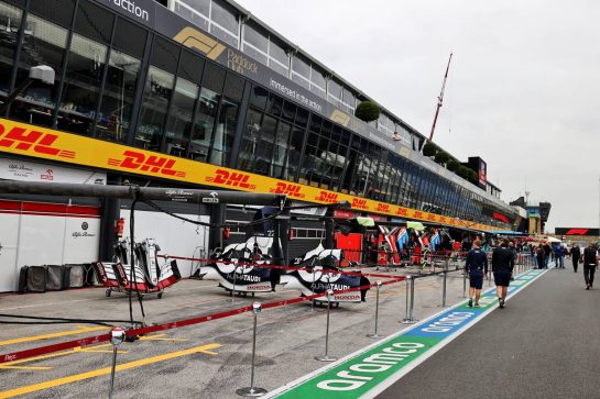Circuit atmosphere - the pit lane.
02.09.2021. Formula 1 World Championship, Rd 13, Dutch Grand Prix, Zandvoort, Netherlands, Preparation Day.
- www.xpbimages.com, EMail: requests@xpbimages.com © Copyright: Moy / XPB Images