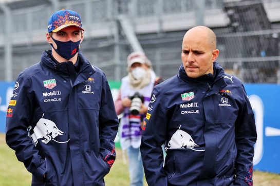 Max Verstappen (NLD) Red Bull Racing walks the circuit with the team.
02.09.2021. Formula 1 World Championship, Rd 13, Dutch Grand Prix, Zandvoort, Netherlands, Preparation Day.
- www.xpbimages.com, EMail: requests@xpbimages.com © Copyright: Batchelor / XPB Images