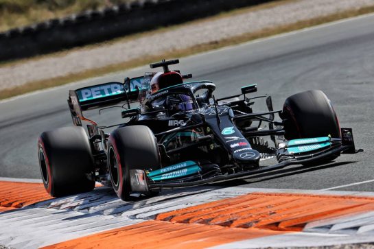 Lewis Hamilton (GBR) Mercedes AMG F1 W12.
04.09.2021. Formula 1 World Championship, Rd 13, Dutch Grand Prix, Zandvoort, Netherlands, Qualifying Day.
- www.xpbimages.com, EMail: requests@xpbimages.com © Copyright: Batchelor / XPB Images