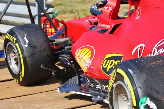 The damaged Ferrari SF-21 of Carlos Sainz Jr (ESP) Ferrari after he crashed in the third practice session.
04.09.2021. Formula 1 World Championship, Rd 13, Dutch Grand Prix, Zandvoort, Netherlands, Qualifying Day.
- www.xpbimages.com, EMail: requests@xpbimages.com © Copyright: XPB Images