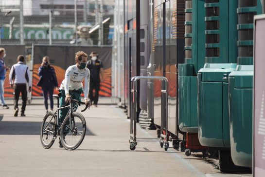 Sebastian Vettel (GER) Aston Martin F1 Team.
04.09.2021. Formula 1 World Championship, Rd 13, Dutch Grand Prix, Zandvoort, Netherlands, Qualifying Day.
- www.xpbimages.com, EMail: requests@xpbimages.com © Copyright: Bearne / XPB Images