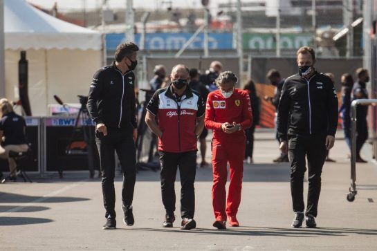 (L to R): Marcin Budkowski (POL) Alpine F1 Team Executive Director; Frederic Vasseur (FRA) Alfa Romeo Racing Team Principal; Laurent Mekies (FRA) Ferrari Sporting Director; and Laurent Rossi (FRA) Alpine Chief Executive Officer.
04.09.2021. Formula 1 World Championship, Rd 13, Dutch Grand Prix, Zandvoort, Netherlands, Qualifying Day.
- www.xpbimages.com, EMail: requests@xpbimages.com © Copyright: Bearne / XPB Images