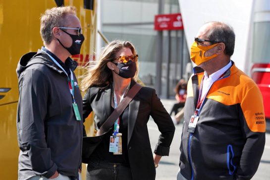 Tom Garfinkel (USA) Vice Chairman, President and Chief Executive Officer of the Miami Dolphins and Hard Rock Stadium and Managing Partner of the Miami Grand Prix (Left) with his wife Alison Garfinkel (USA).
05.09.2021. Formula 1 World Championship, Rd 13, Dutch Grand Prix, Zandvoort, Netherlands, Race Day.
- www.xpbimages.com, EMail: requests@xpbimages.com © Copyright: Moy / XPB Images