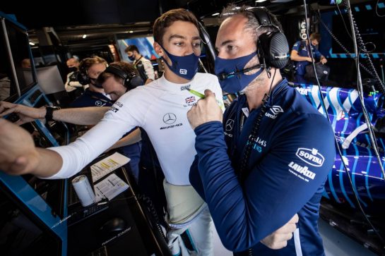 George Russell (GBR) Williams Racing with James Urwin (GBR) Williams Racing Race Engineer.
05.09.2021. Formula 1 World Championship, Rd 13, Dutch Grand Prix, Zandvoort, Netherlands, Race Day.
- www.xpbimages.com, EMail: requests@xpbimages.com © Copyright: Bearne / XPB Images