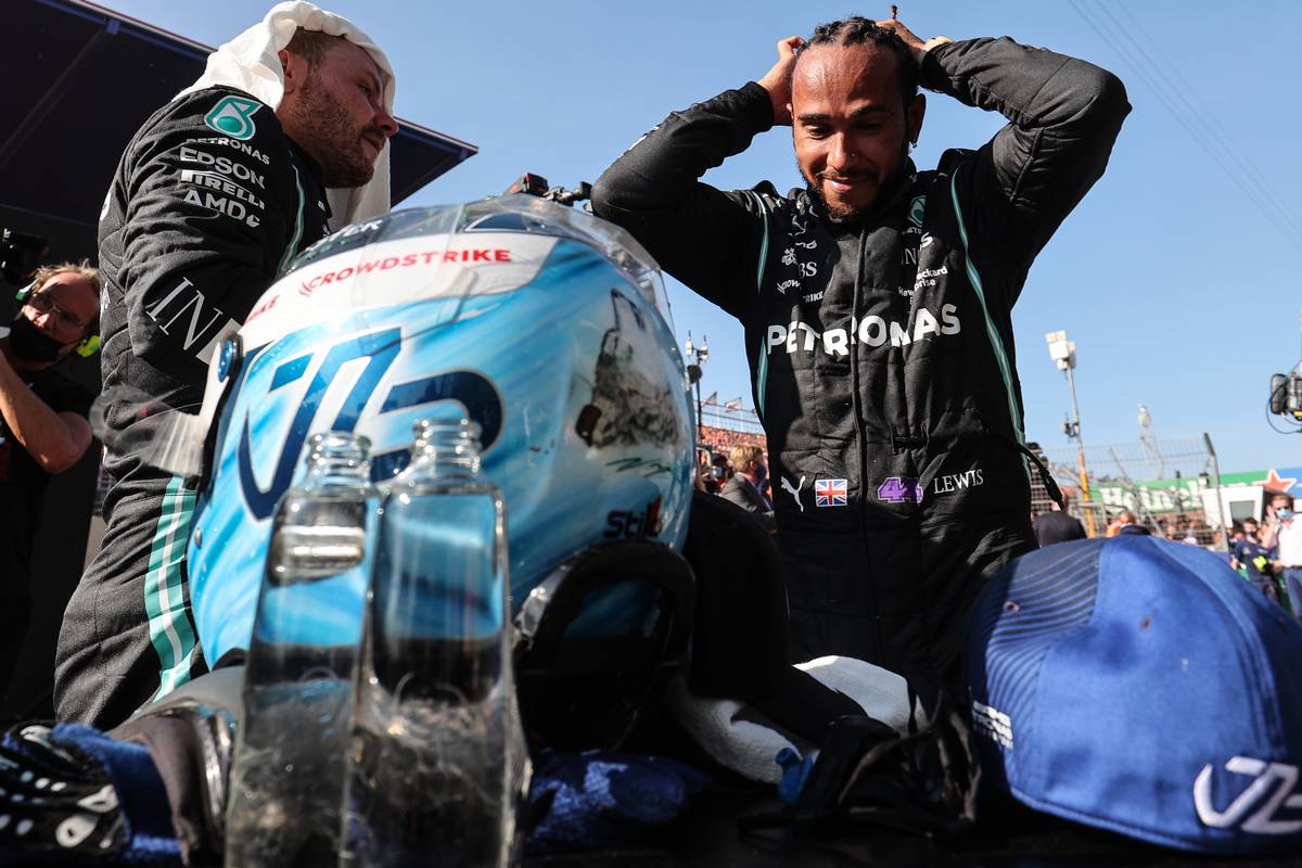 Valtteri Bottas (FIN), Mercedes AMG F1 and Lewis Hamilton (GBR), Mercedes AMG F1 05.09.2021. Formula 1 World Championship, Rd 13, Dutch Grand Prix, Zandvoort