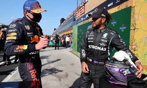 Rosberg still 'leaning towards Hamilton' for title glory