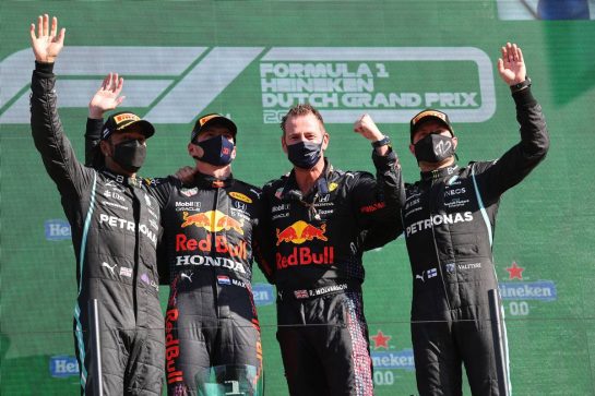 Lewis Hamilton (GBR), Mercedes AMG F1 , Max Verstappen (NLD), Red Bull Racing and Valtteri Bottas (FIN), Mercedes AMG F1 
05.09.2021. Formula 1 World Championship, Rd 13, Dutch Grand Prix, Zandvoort, Netherlands, Race Day.
- www.xpbimages.com, EMail: requests@xpbimages.com © Copyright: Charniaux / XPB Images