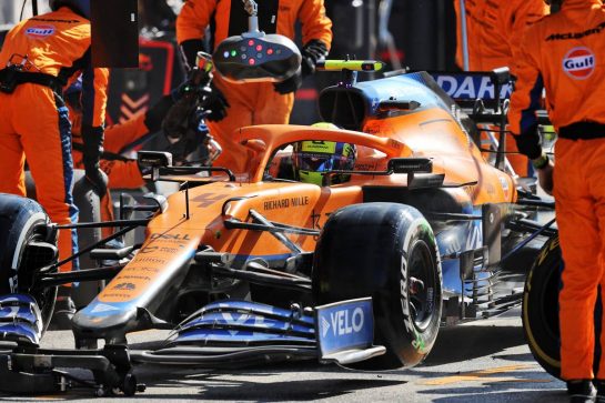 Lando Norris (GBR) McLaren MCL35M makes a pit stop.
05.09.2021. Formula 1 World Championship, Rd 13, Dutch Grand Prix, Zandvoort, Netherlands, Race Day.
- www.xpbimages.com, EMail: requests@xpbimages.com © Copyright: Moy / XPB Images
